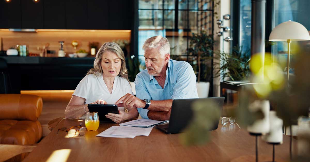 Ilustração mostrando estratégias de cobrança profissional para reduzir a inadimplência em condomínios com o apoio da Safe Ativos.